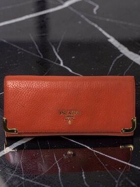 PRADA Leather Continental Wallet 😍🧡